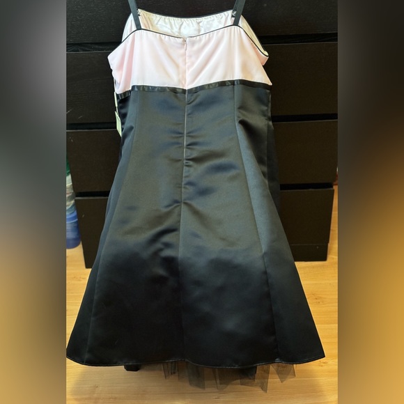 Fit-and-Flare Dress with Crinoline Lining - Picture 3 of 6